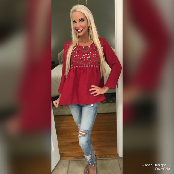 ❤️LAST 1! ❤️ Gorgeous Embroidered Top! - Picture 2 of 4